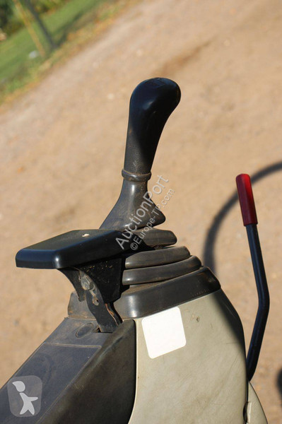 جرافة Yanmar E10SR