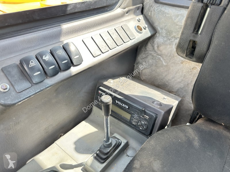 Багер Volvo EC60