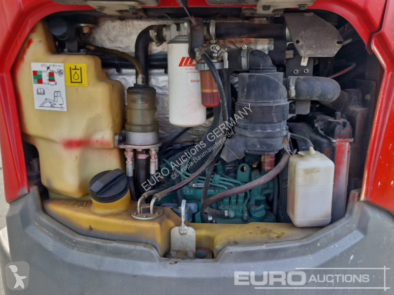 Багер Volvo ECR25D