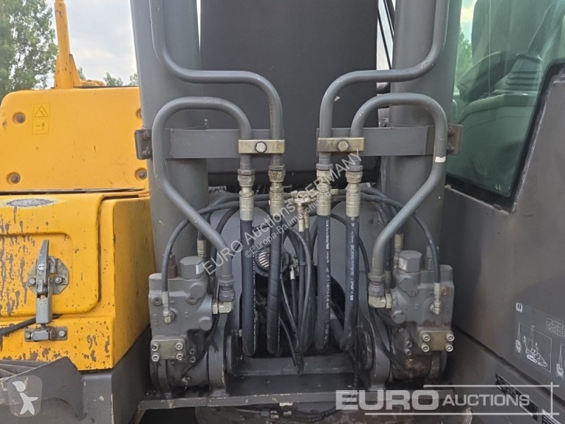 Екскаватор Volvo