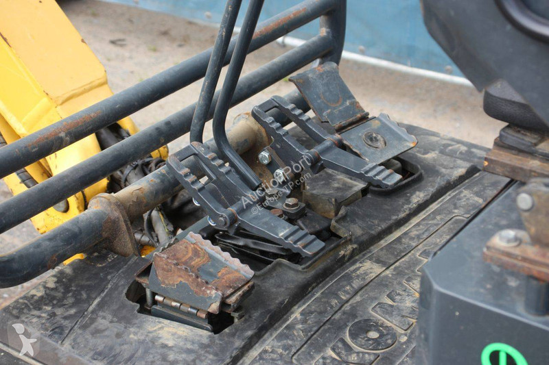 Екскаватор Komatsu PC16R-3HS