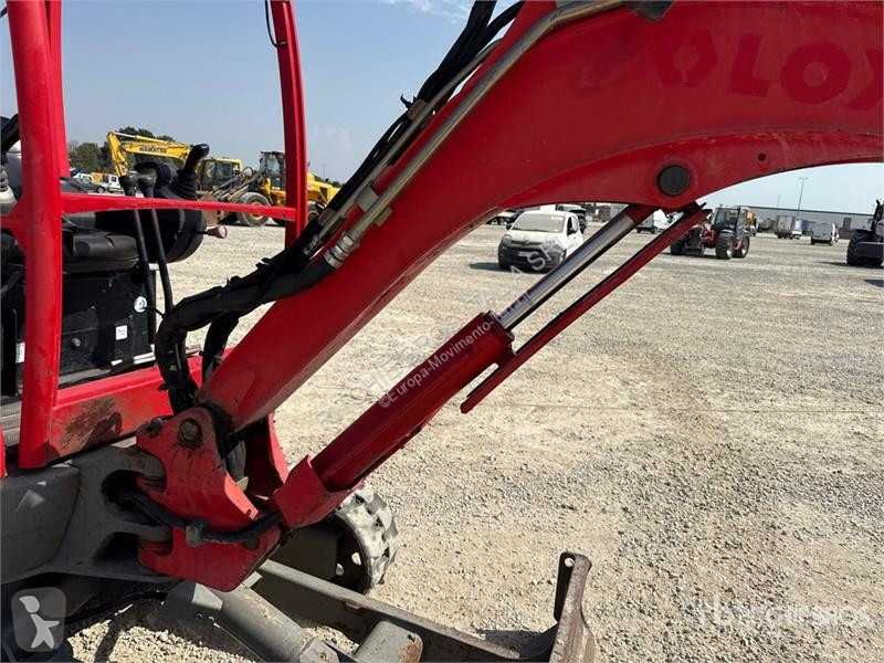 Екскаватор JCB