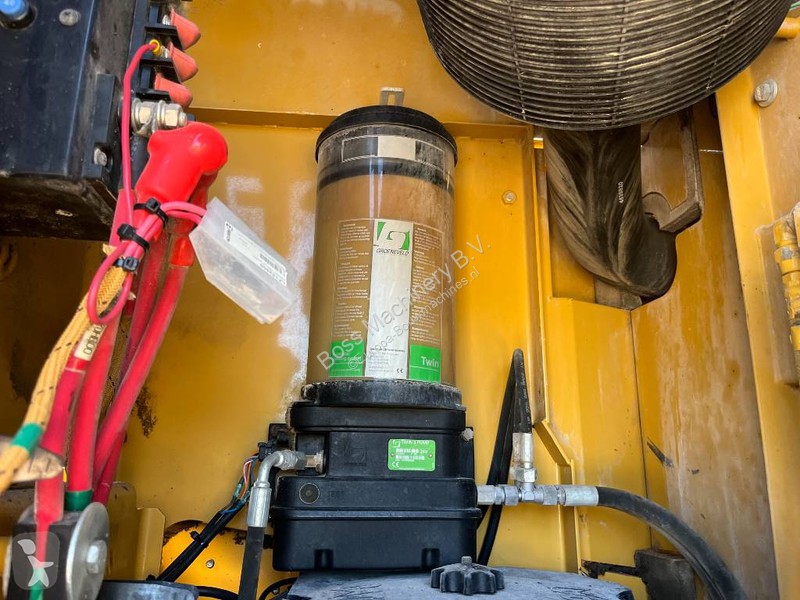 Graafmachine Caterpillar F UHD - 24 meter INCL...