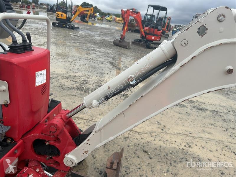 Экскаватор Takeuchi TB210R Mini Excavator