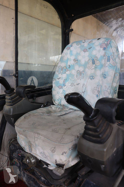 جرافة JCB 8056