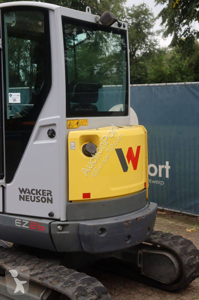 جرافة Neuson EZ26