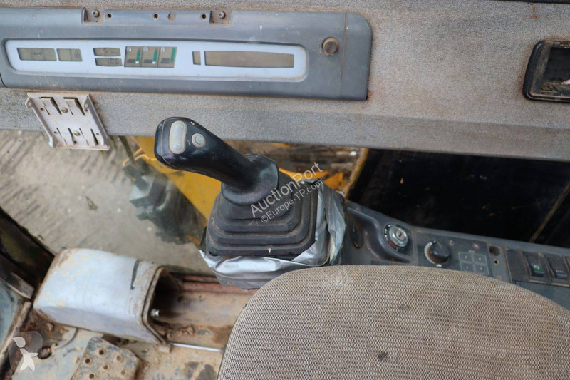 جرافة JCB