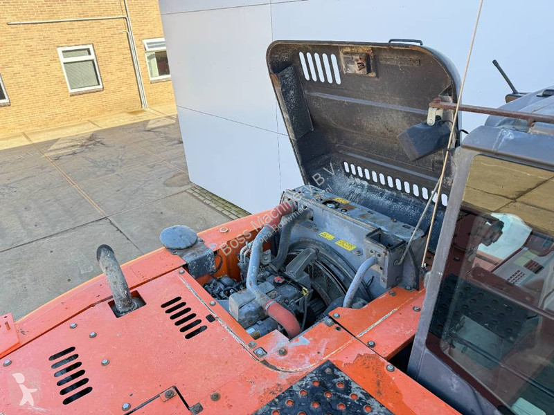 جرافة Hitachi 3 - Hammer Lines / Quick Coupler