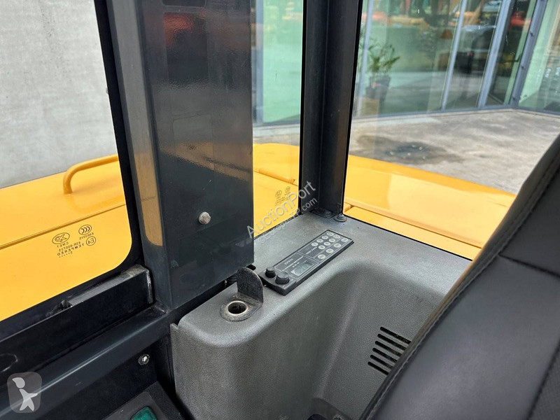 Skovel Komatsu 7