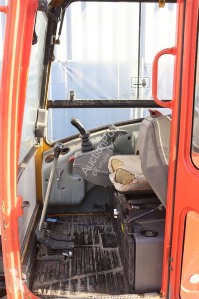 Pelle Volvo EC15B