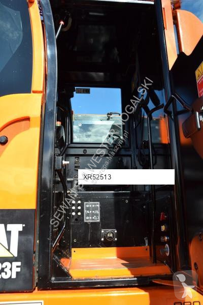Excavadora Caterpillar M