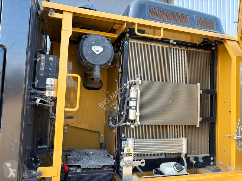 Багер Caterpillar 320FL