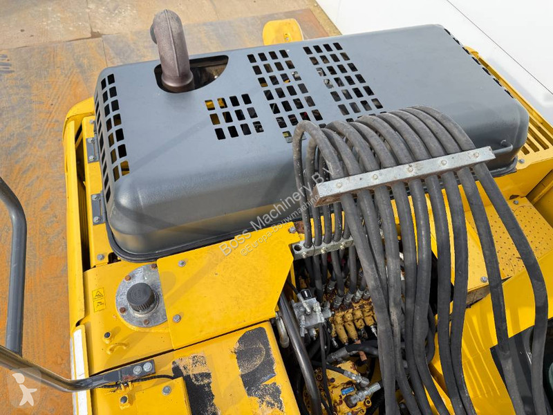 Pelle Komatsu - Triple Boom / Blade / Hammer Lines