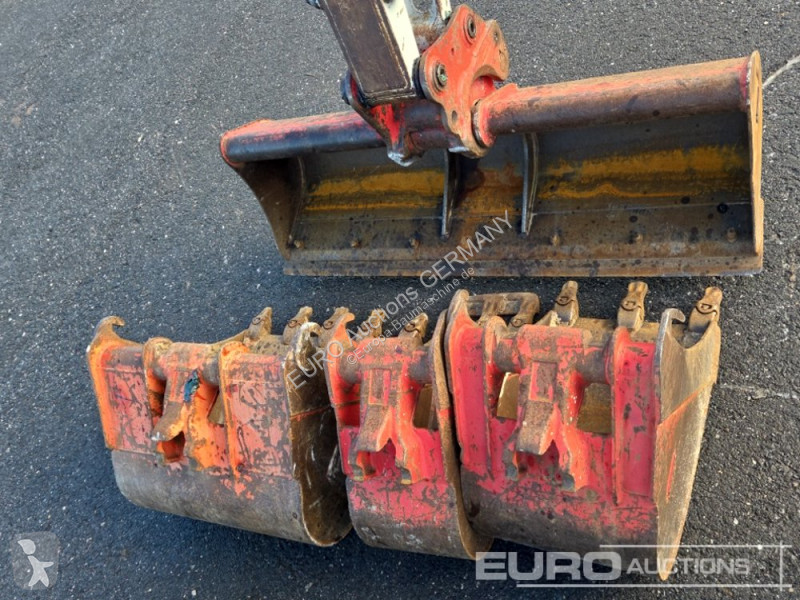Pelle Takeuchi 2