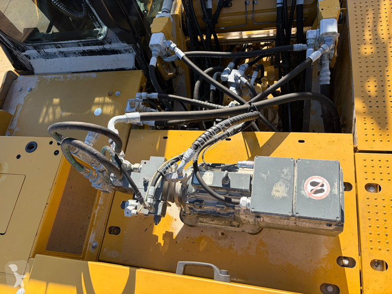 جرافة Caterpillar 07B