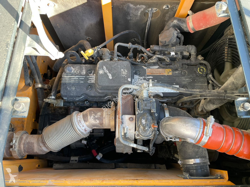 جرافة Hyundai HX220AL