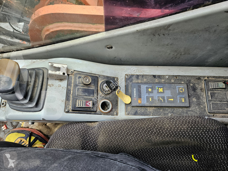 Багер Terex 5