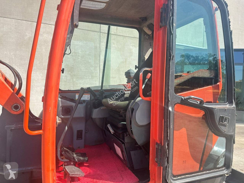 Багер Kubota KX185-3