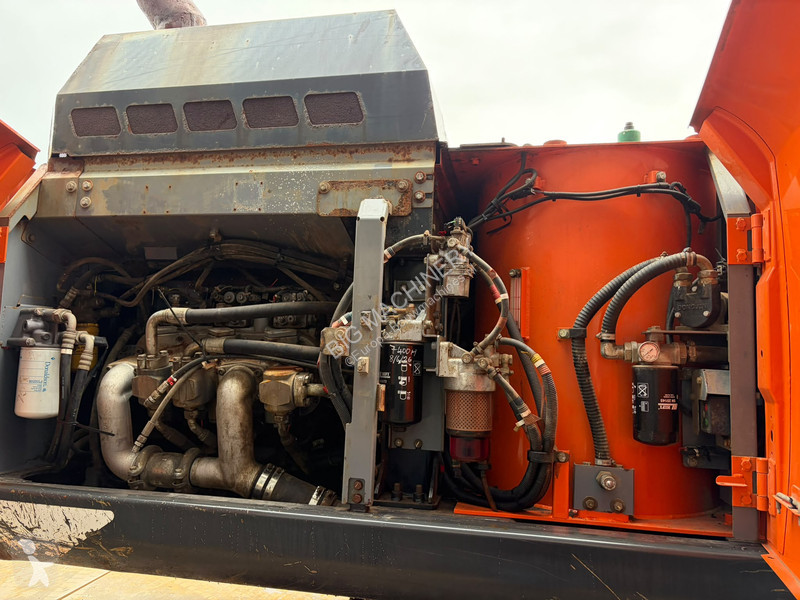 جرافة Hitachi LC-6