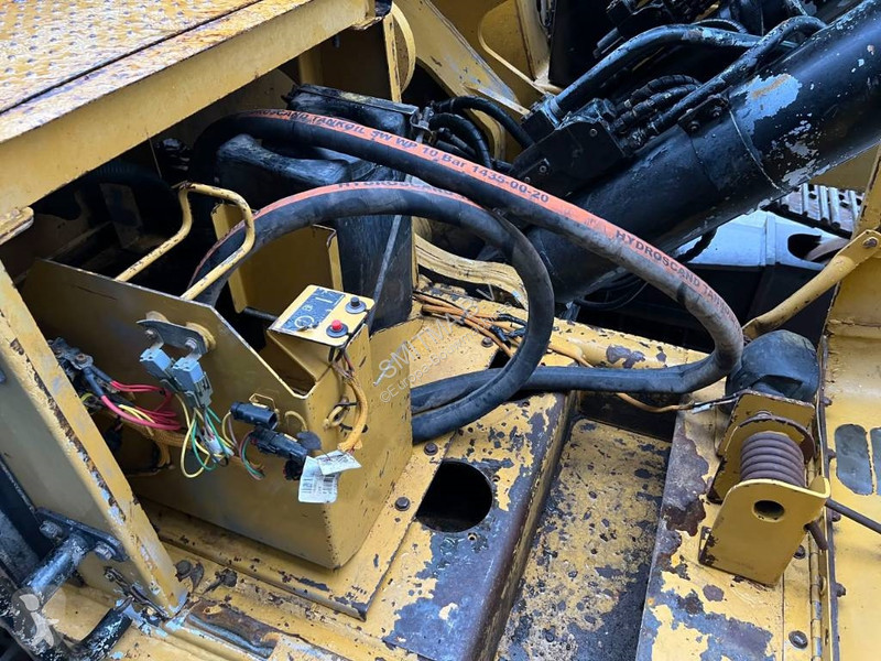 جرافة Caterpillar L UHD - 27m - OilQuick