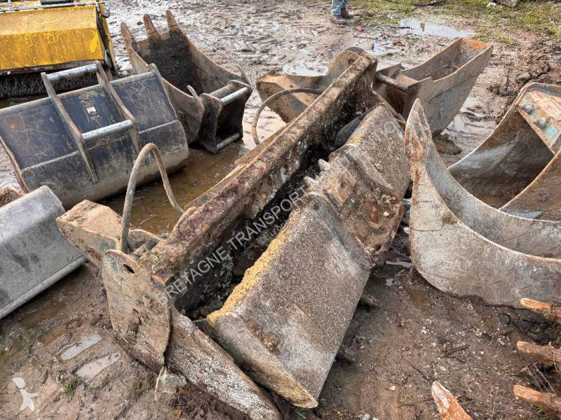 Excavator Mecalac