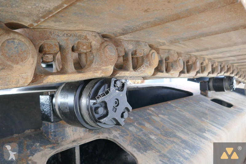 Escavadora Hitachi -7