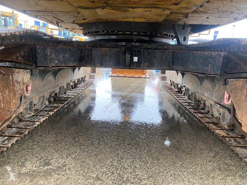 Escavatore Caterpillar NVT