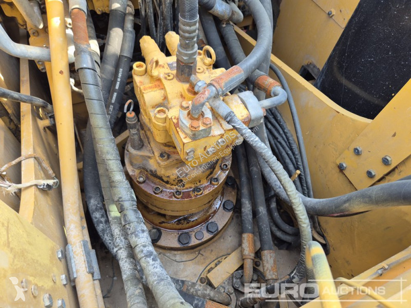 Excavator Caterpillar 3
