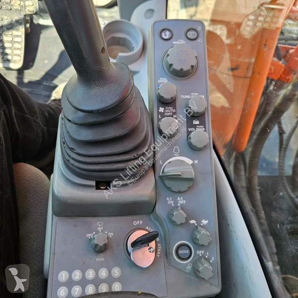 Excavadora Hitachi -5 with scrap shear Labounty...