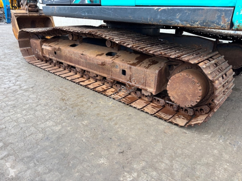 Escavadora Kobelco LC-10