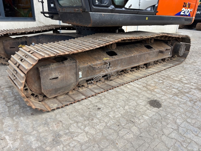 Escavadora Hitachi LC-6