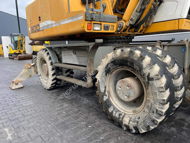 Lopatový nakládač Liebherr Full option