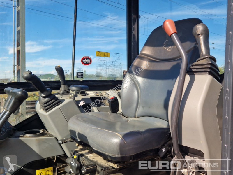 Escavadora Bobcat E27Z