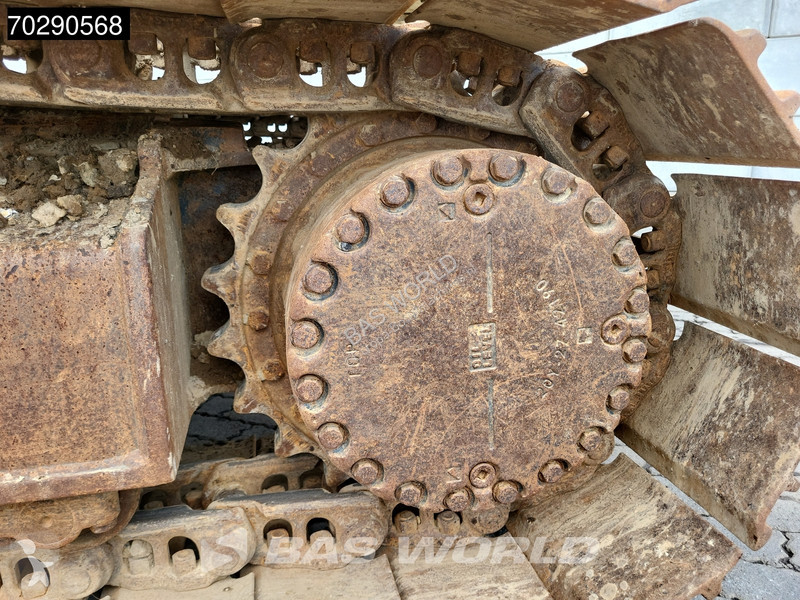 Excavator Komatsu PC240 LC-10