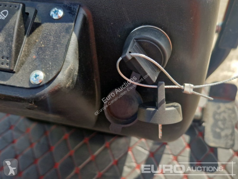 Escavadora JPC HT12
