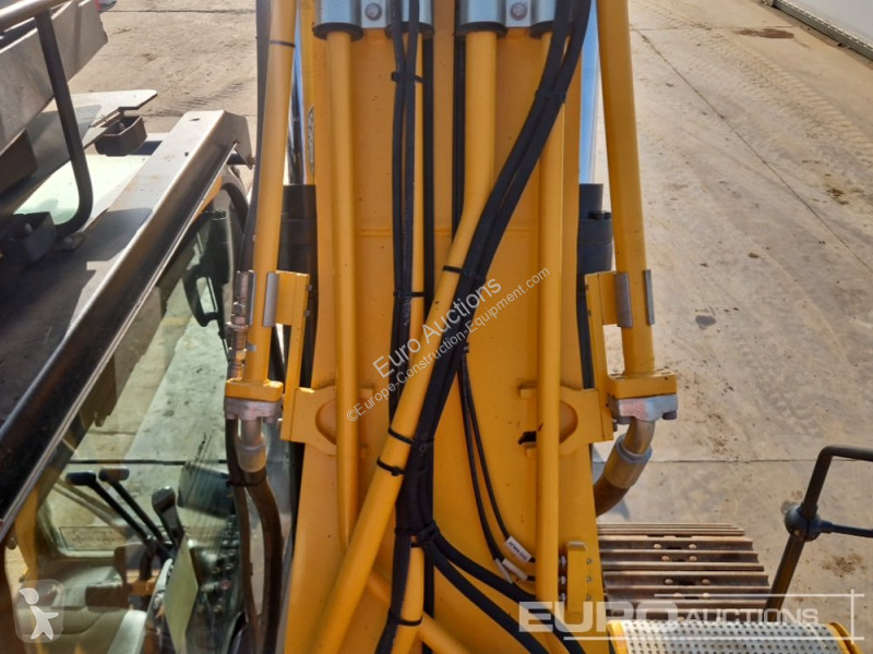جرافة JCB 220X LC