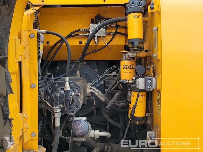 جرافة JCB JS131LC