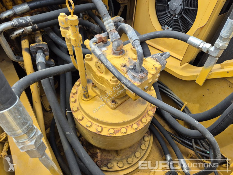 Escavatore Caterpillar 2