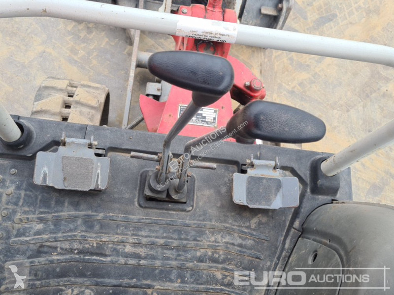 Escavadora Takeuchi TB216