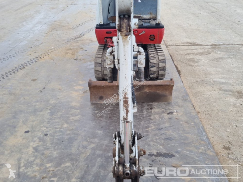 Escavadora Takeuchi TB216
