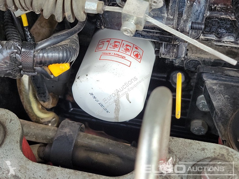 Escavadora Takeuchi TB216