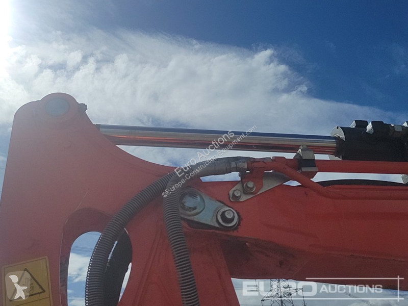 Lopatový nakládač Kubota U36-4