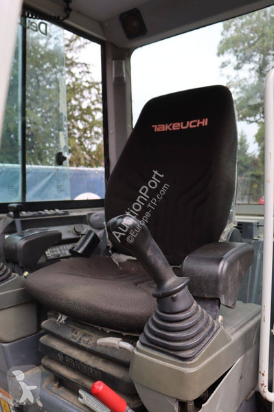جرافة Takeuchi 0