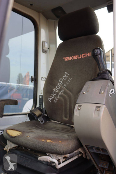 Escavatore Takeuchi