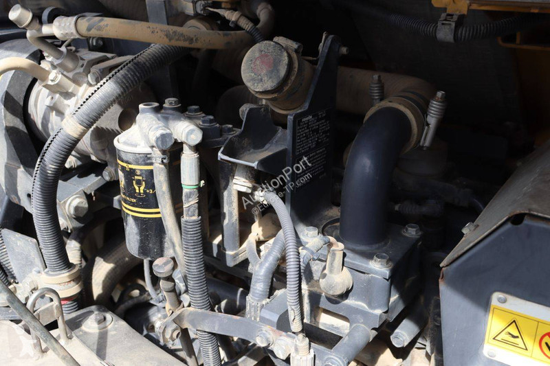 Escavatore Komatsu MR-8