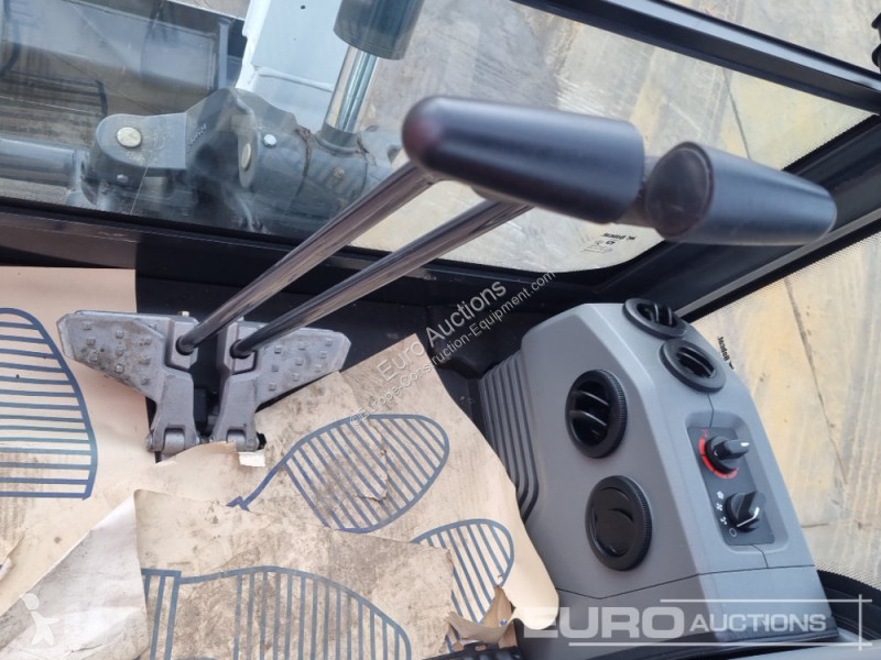 Lopatový nakládač Bobcat E19
