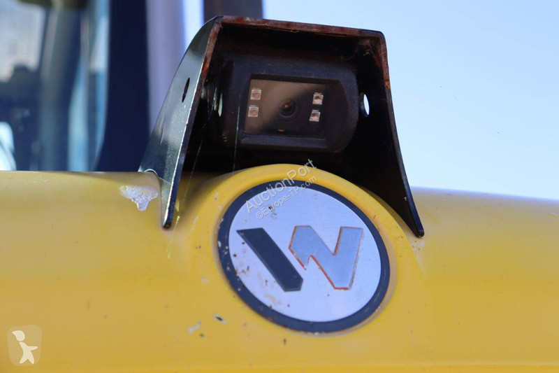 جرافة Neuson EW65
