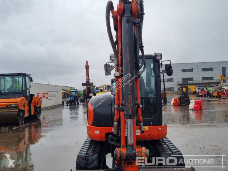 Lopatový nakládač Kubota U48-4