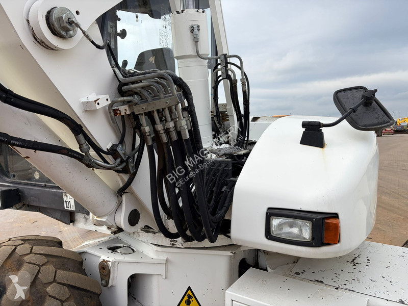 جرافة Mecalac incl. 5 x bucket