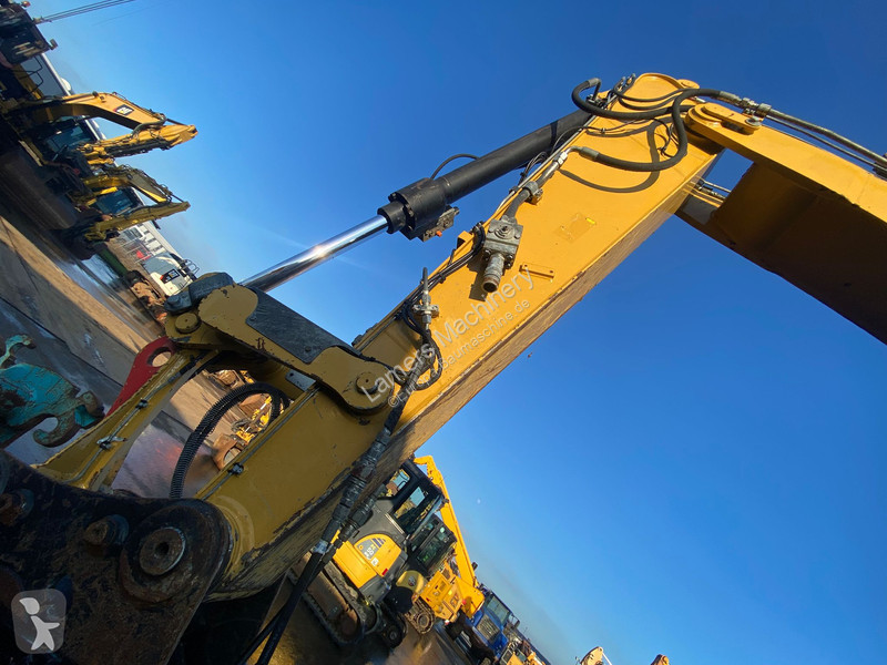 جرافة Caterpillar F